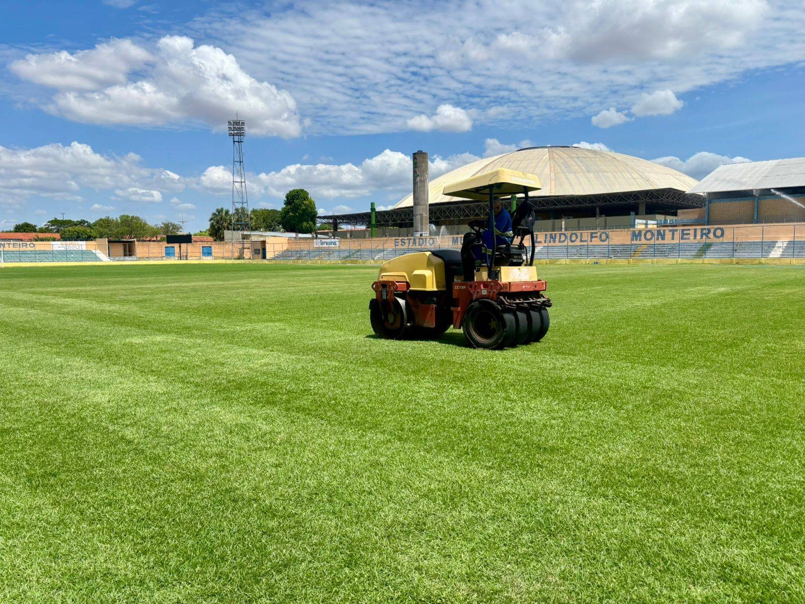 📸 FOTOS: veja imagens atuais do estádio Lindolfo Monteiro após troca do gramado