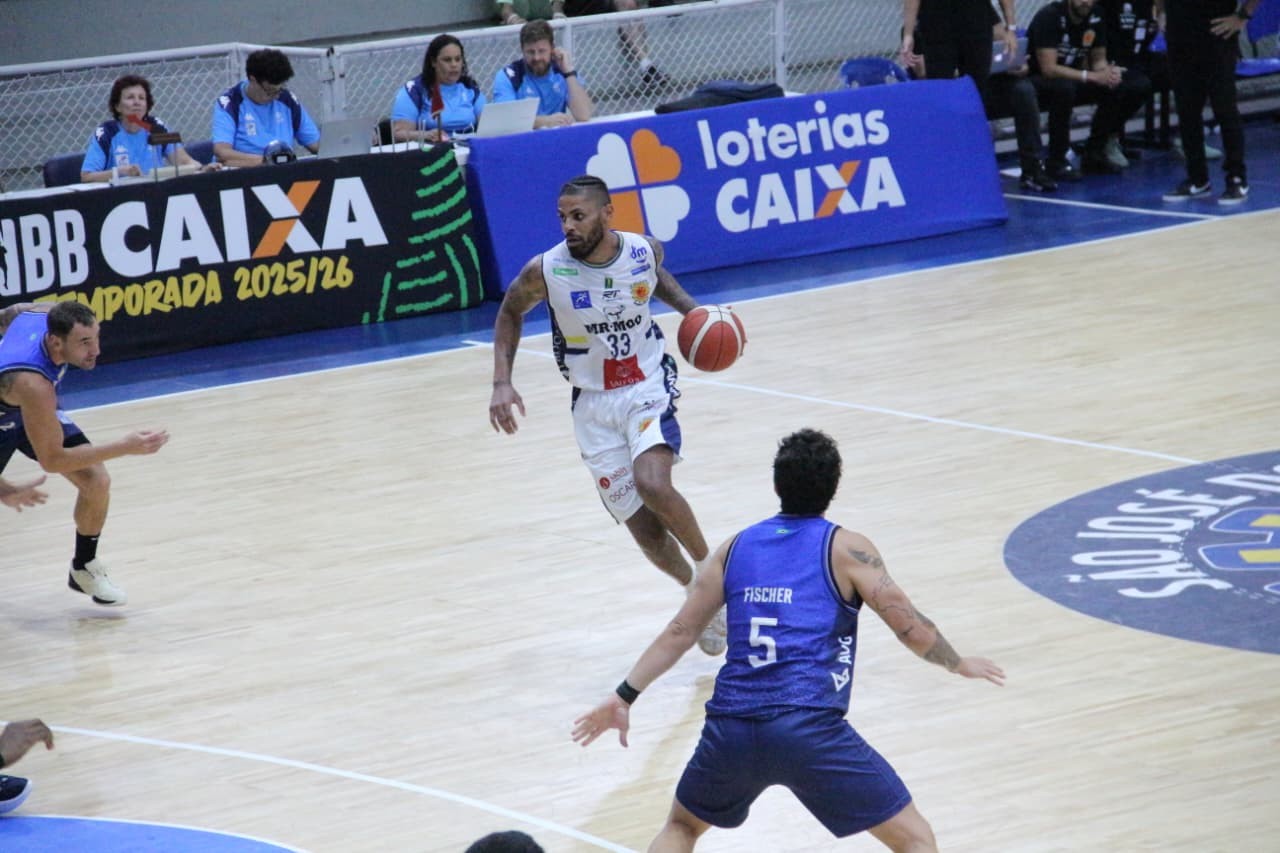 Após fim de sequência invicta, São José visita o Botafogo pelo NBB