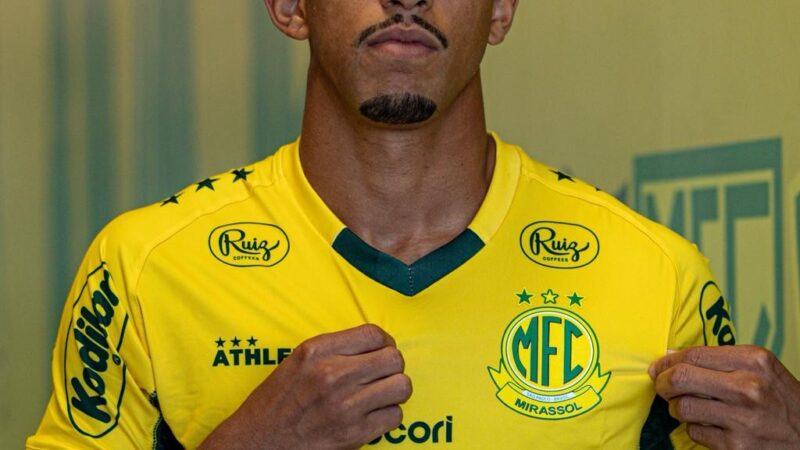 Mirassol oficializa a contratação do lateral Igor Formiga