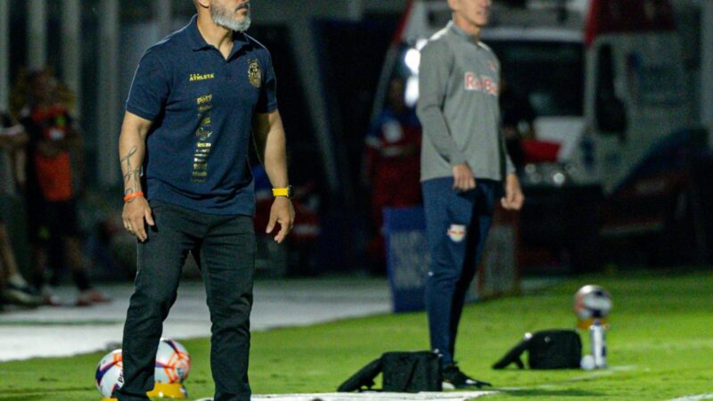 Guanaes critica acréscimos e pede paciência após empate do Mirassol: “Nosso melhor jogo em 2026”