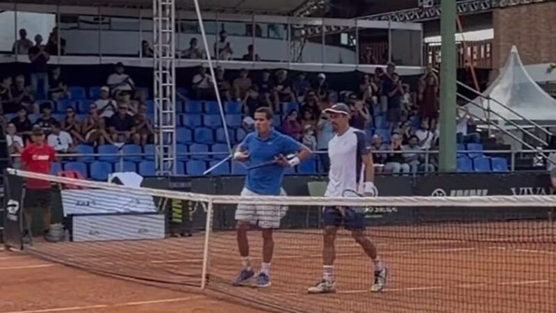 Tenistas estrangeiros imitam e chamam funcionário de macaco em SC e são presos por injúria racial