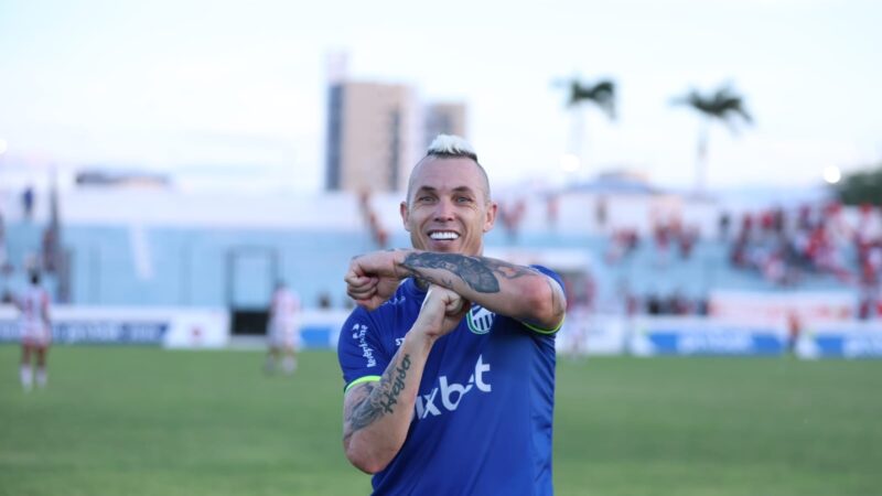 Toscano vira peça-chave no Serra Branca e lidera nova investida pelo título do Paraibano