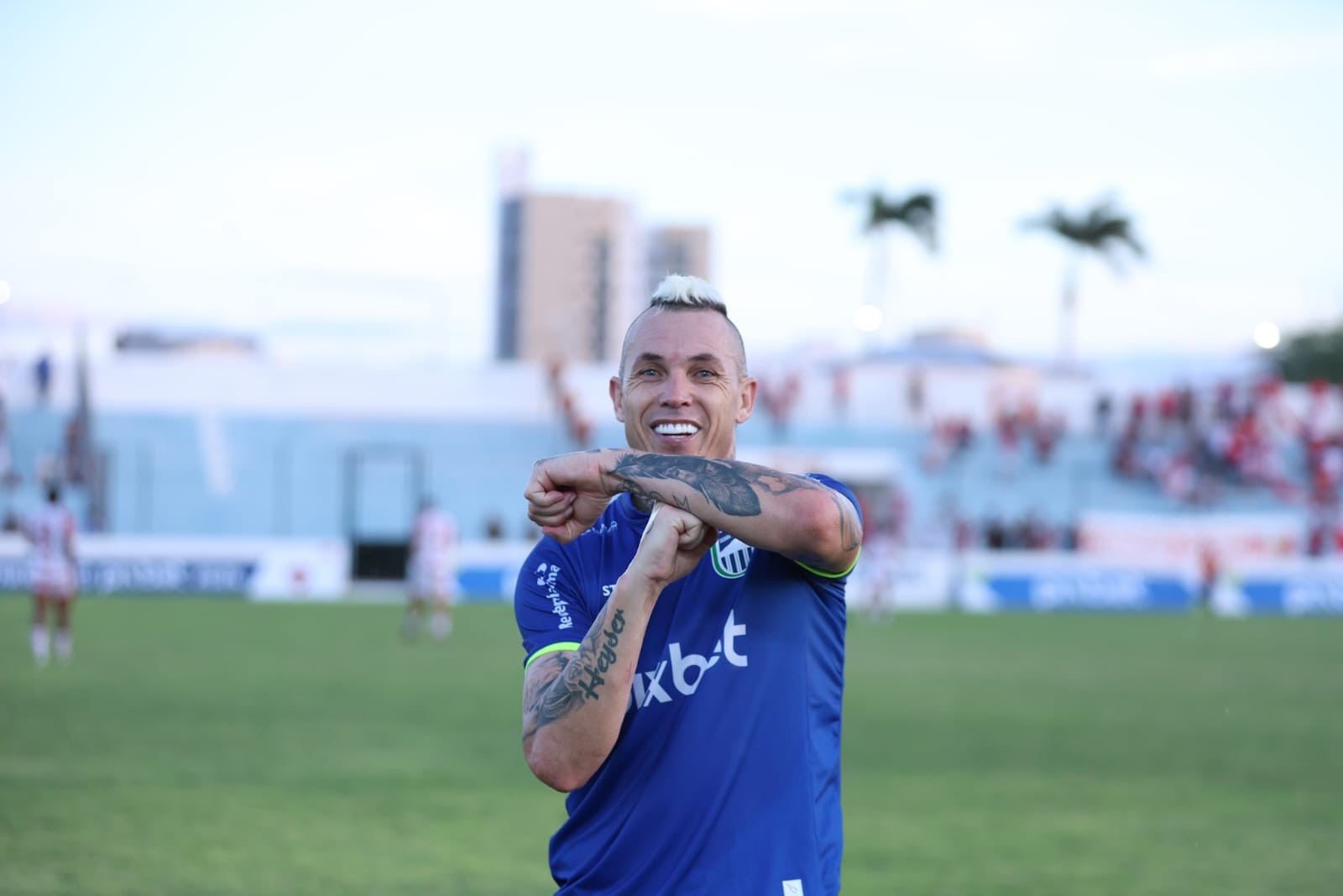 Toscano vira peça-chave no Serra Branca e lidera nova investida pelo título do Paraibano