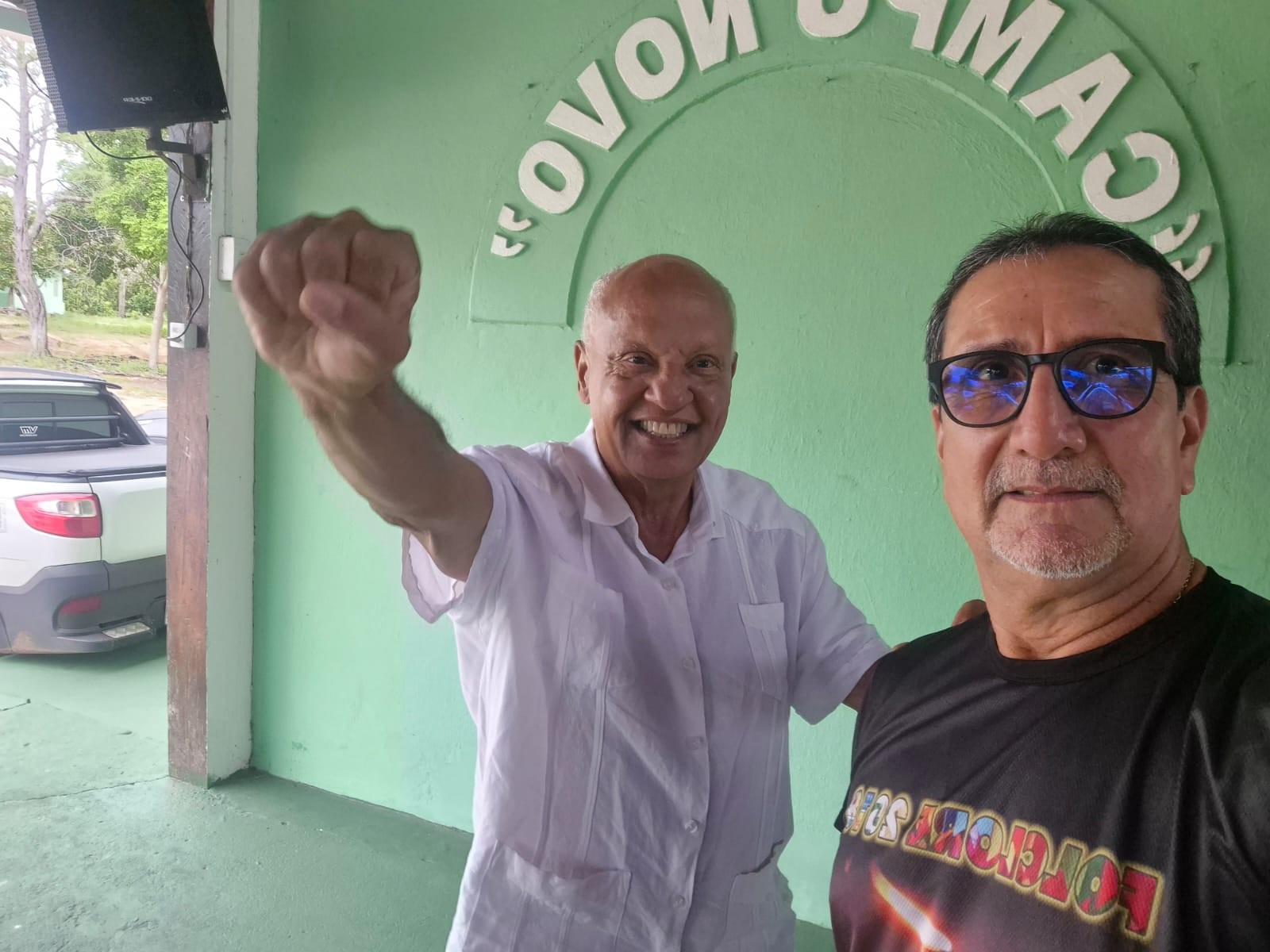 Ex-atacante Reinaldo visita Santarém e se encanta por Vila Balneária de Alter do Chão