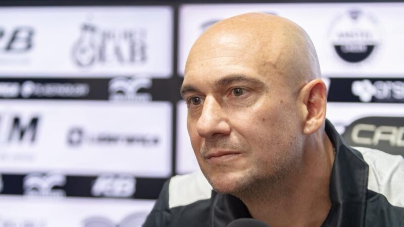 Márcio Zanardi é apresentado no Figueirense; confira trechos da coletiva