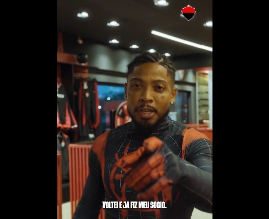 Após anúncio oficial, Marinho é regularizado e já pode jogar pelo Vitória