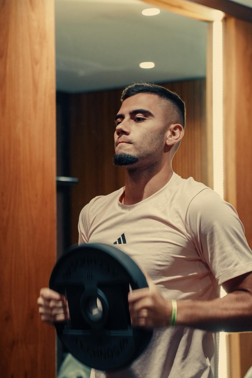 Como Andreas Pereira conseguiu recuperação relâmpago de lesão para antecipar volta no Palmeiras