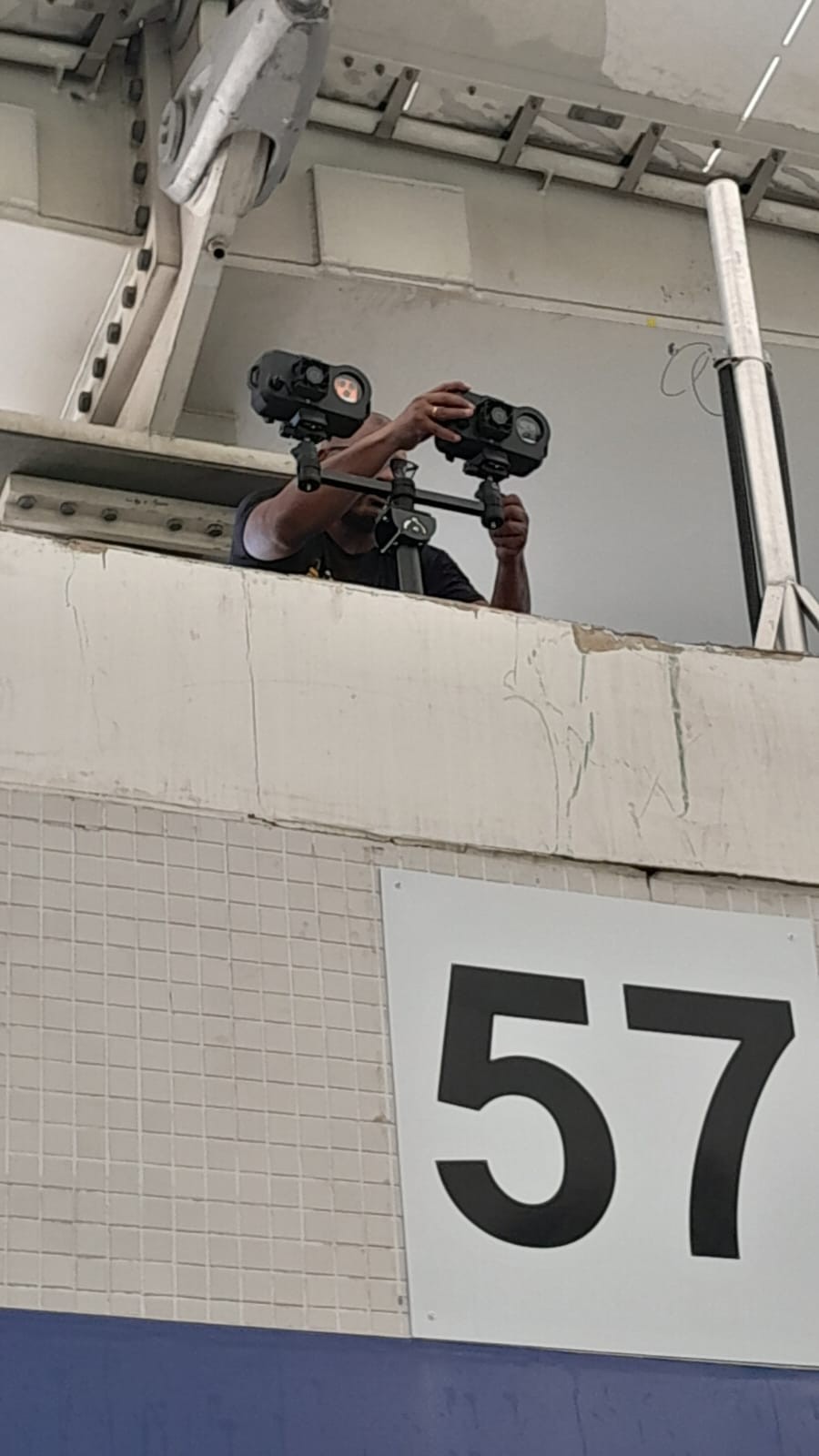 Empresa começa instalação de câmeras do impedimento semiautomático no Maracanã