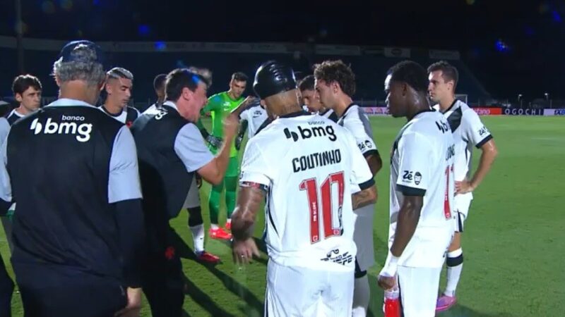 Diniz dá bronca em jogadores do Vasco: “Vão reclamar que o time só chuta como reclamavam com o outro técnico”