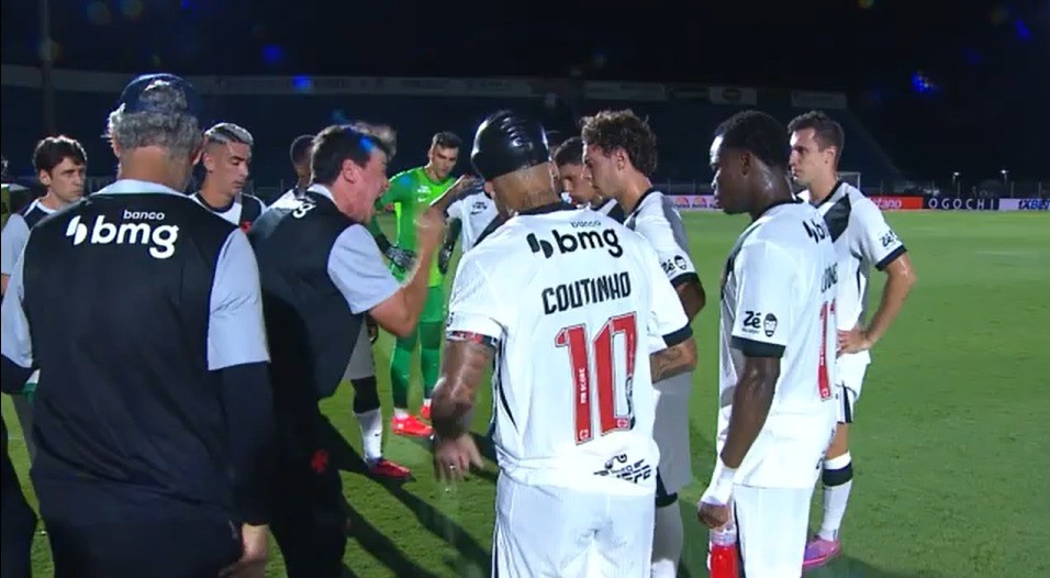 Diniz dá bronca em jogadores do Vasco: “Vão reclamar que o time só chuta como reclamavam com o outro técnico”