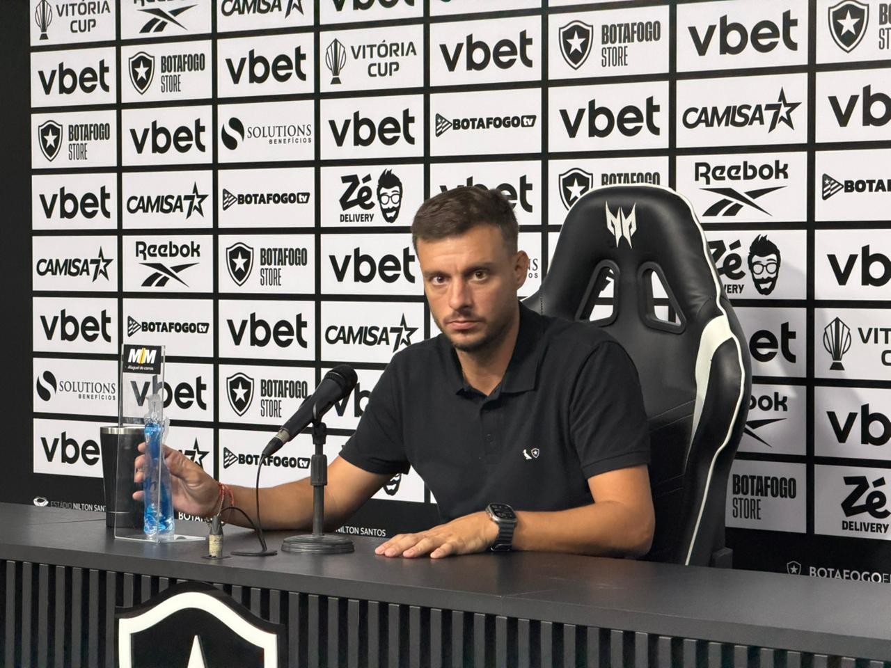 Anselmi ressalta coletivo, mas valoriza dupla na vitória do Botafogo: “Todo treinador quer”