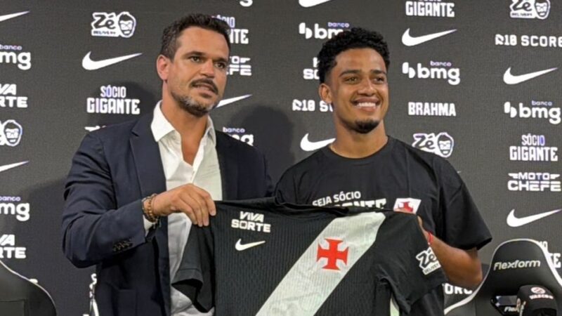 Vasco fecha janeiro com mês agitado em transferências; veja as pendências para fevereiro