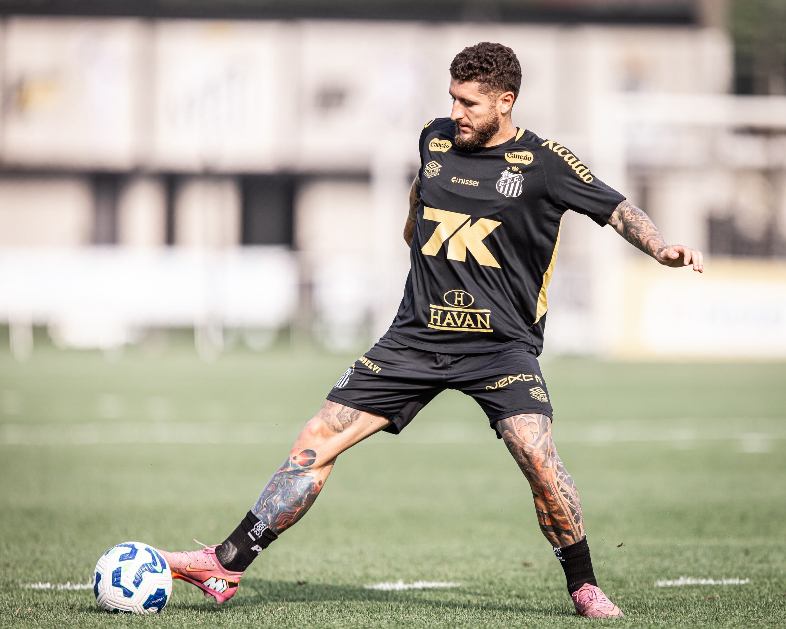 Zé Rafael tem quadro de conjuntivite e fica fora da estreia do Santos no Paulistão