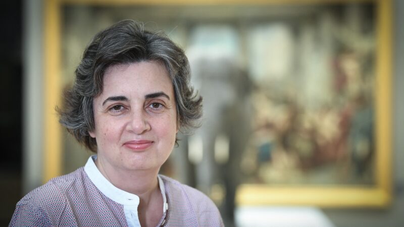 Presidente do Museu do Louvre pede demissão do cargo meses após roubos de joias