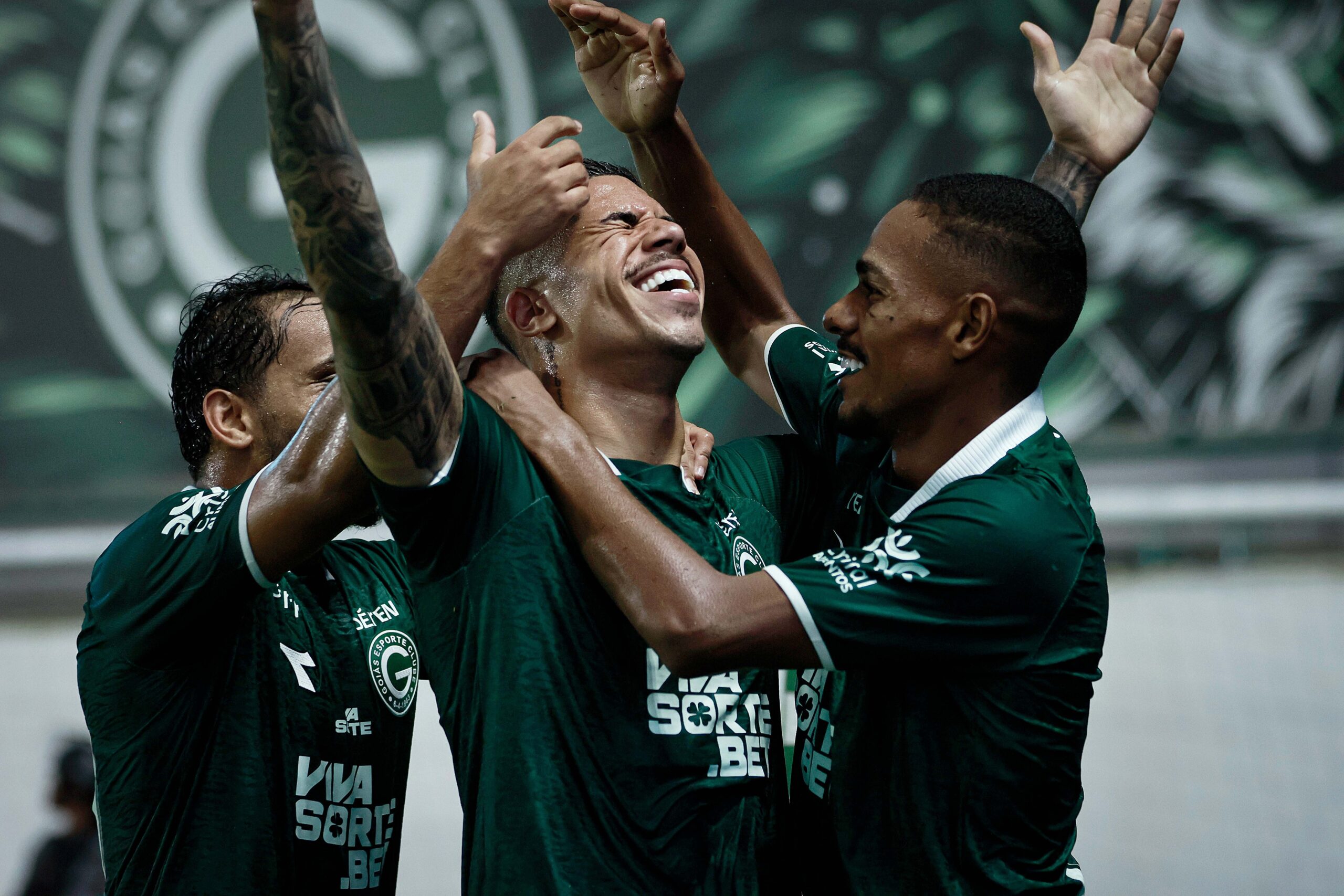 Gol no clássico, raízes esmeraldinas e plano de carreira: Diego Caito abre o jogo em entrevista ao ge