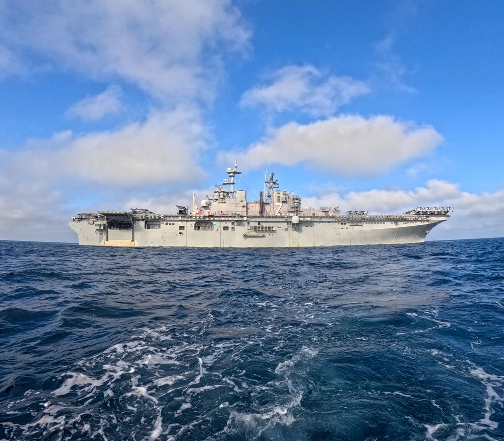 Soldado dos EUA é declarado morto após cair de navio de guerra durante operação no Caribe