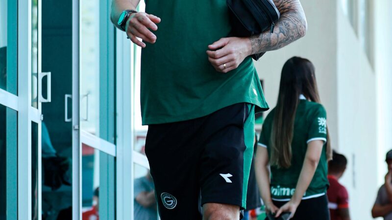 Tadeu diz que Goiás foi bem superior ao Vila: ‘Foram engolidos, atropelados’