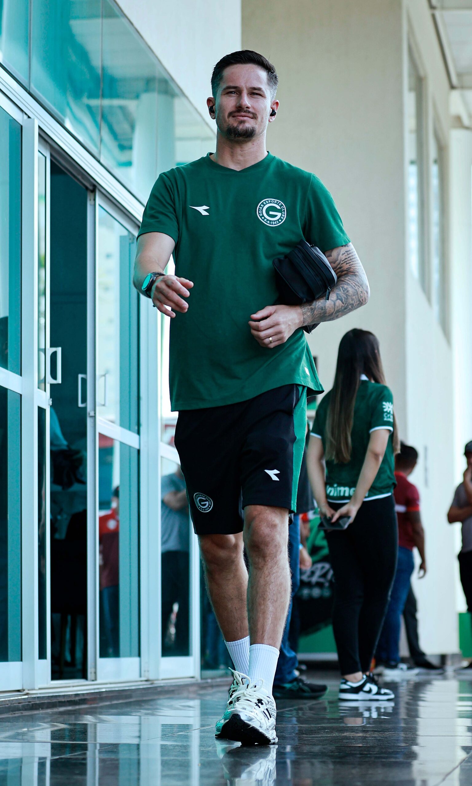 Tadeu diz que Goiás foi bem superior ao Vila: ‘Foram engolidos, atropelados’