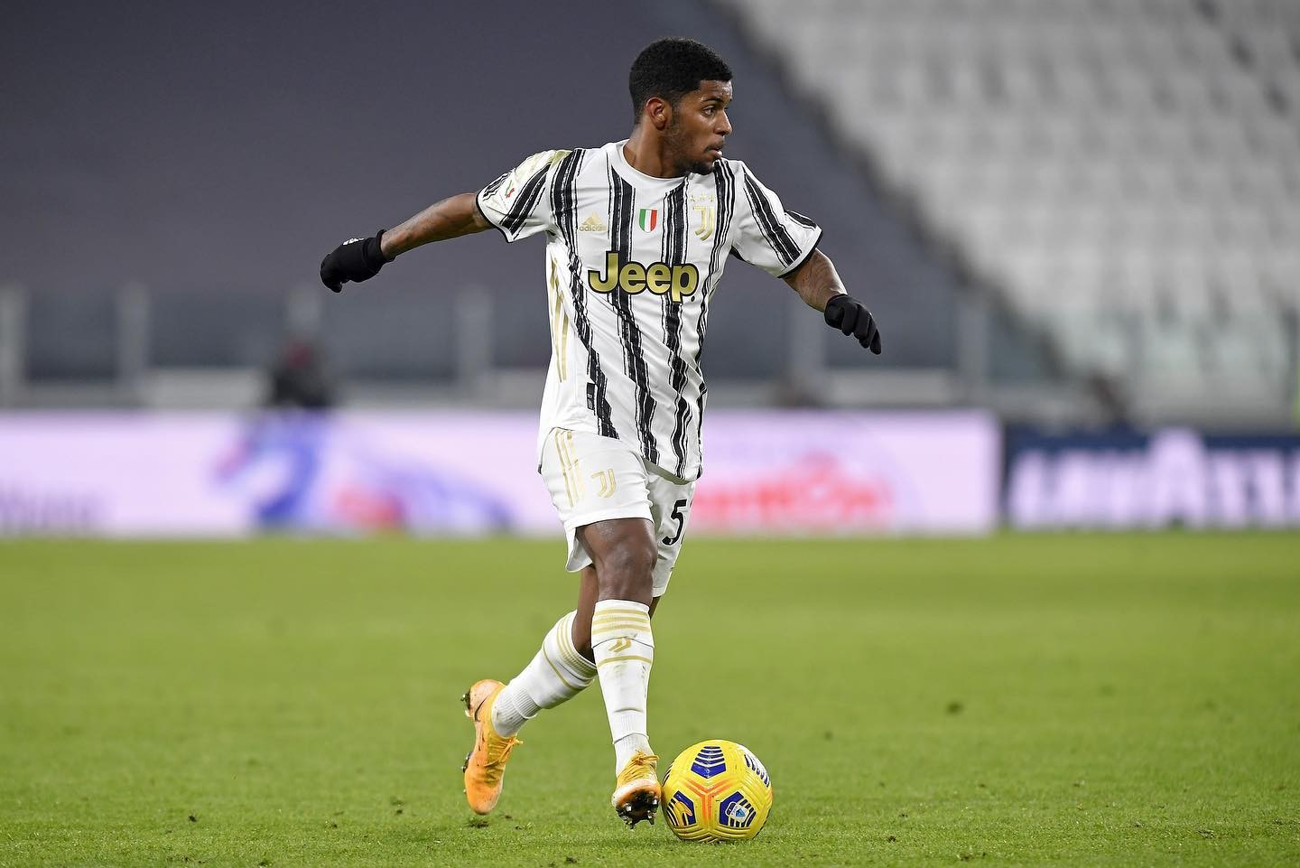 Avaí encaminha a contratação de lateral ex-Juventus