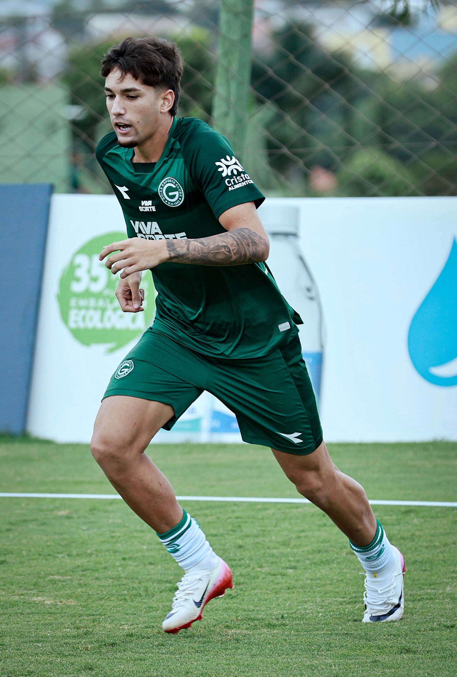 Goiás renova contrato de Lucas Rodrigues até o fim de 2029