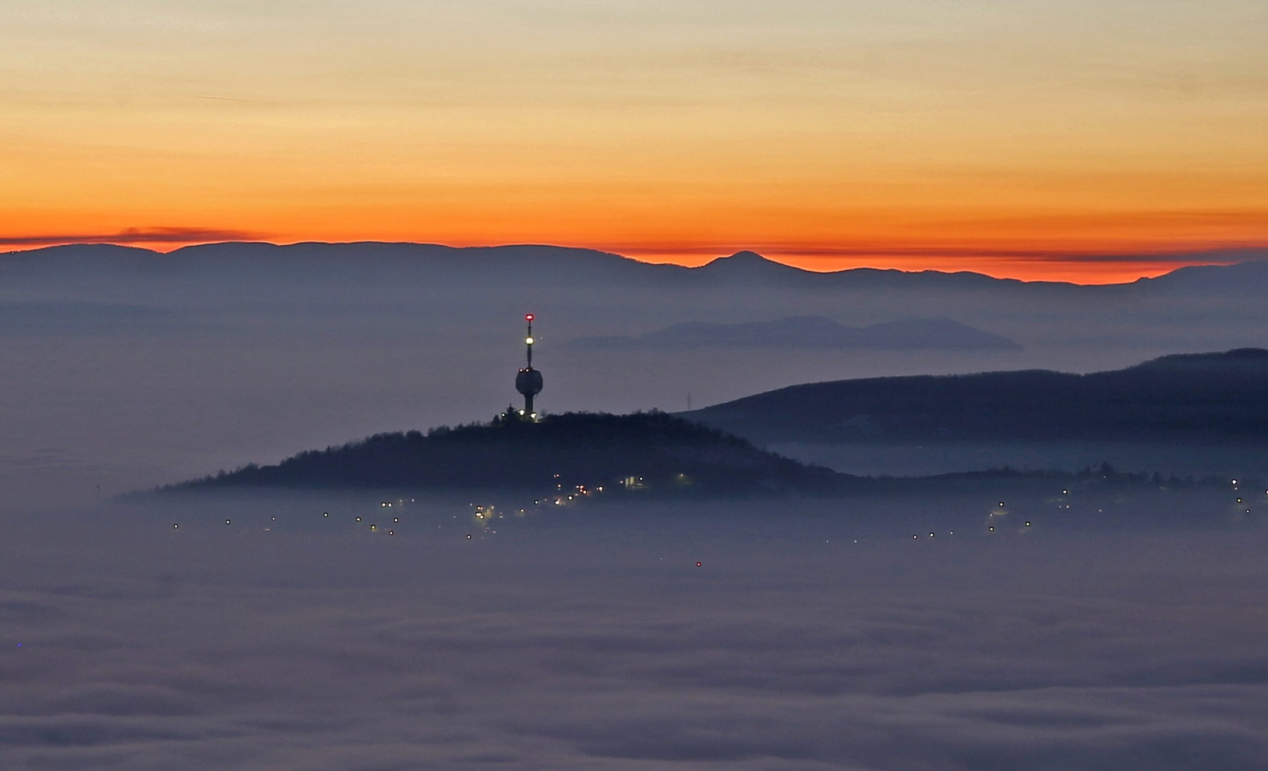 ‘Safári humano’ em Sarajevo: Itália investiga homem de 80 anos suspeito de envolvimento em esquema que levava turistas para atirar em civis na Bósnia