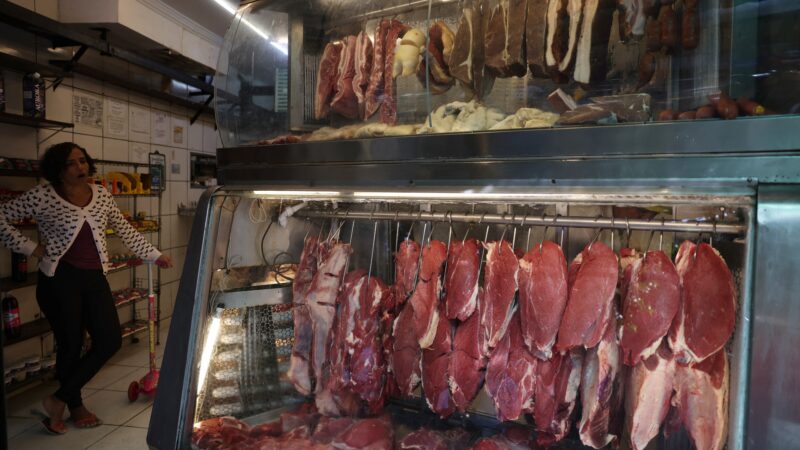 Abate de gado tem recorde no Brasil com aumento de compras de carne pela China