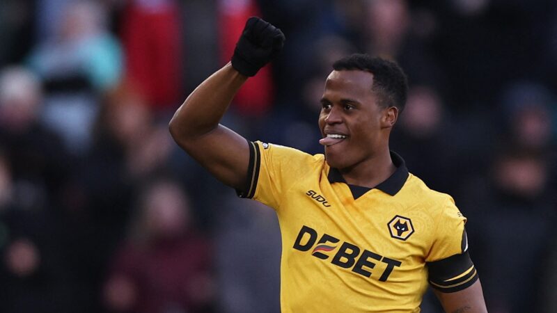 Foco na Copa, pressão do Wolverhampton e surpresa: os bastidores da volta de Arias ao Brasil