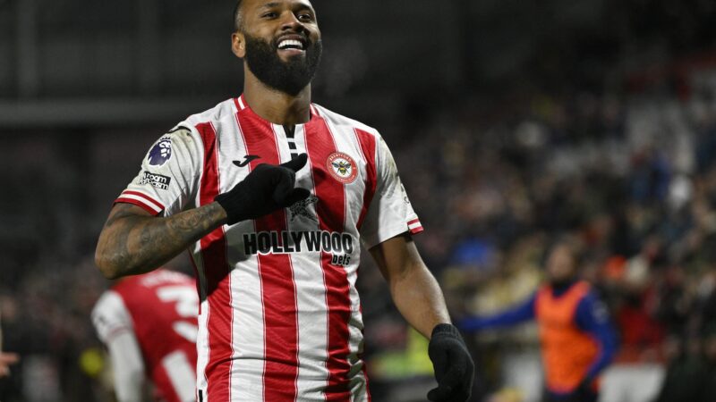 Vice-artilheiro do Inglês, Igor Thiago renova contrato com o Brentford até junho de 2031