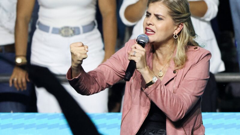 Costa Rica elege presidente com candidata da direita como favorita