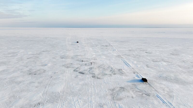 Temperaturas congelantes fazem Estônia inaugurar estrada de gelo entre ilhas; VÍDEO