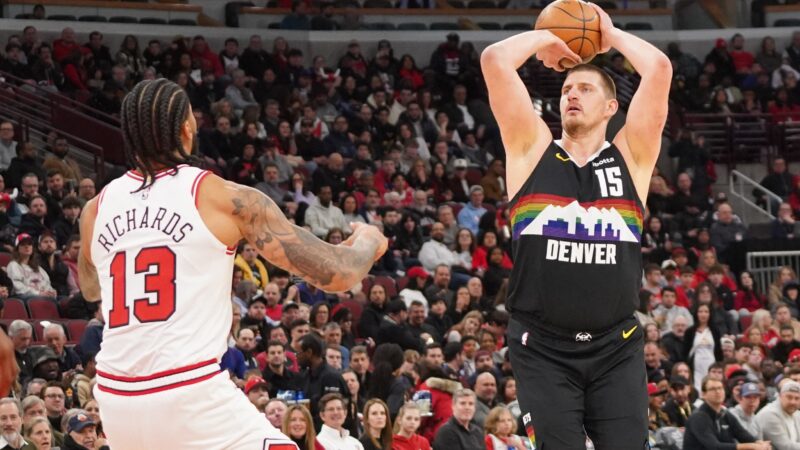 Jokic se torna segundo jogador com mais triplos-duplos na história da NBA