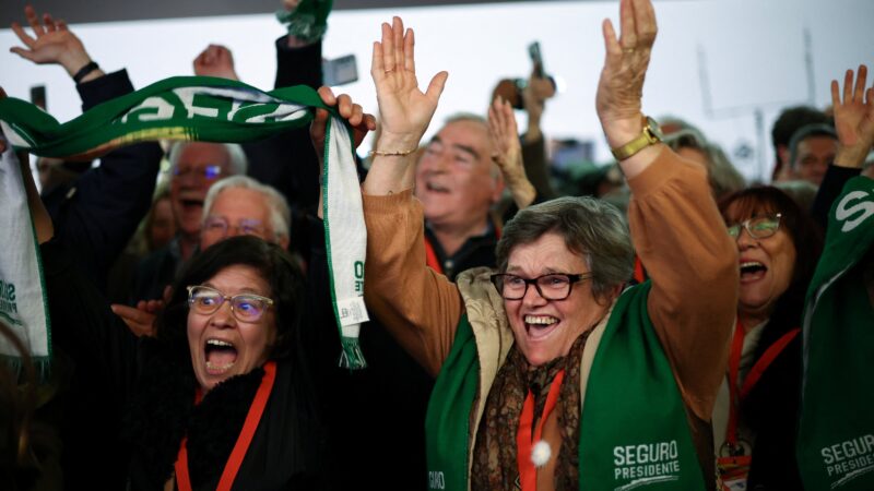 Portugal elege António José Seguro como novo presidente, apontam prévias