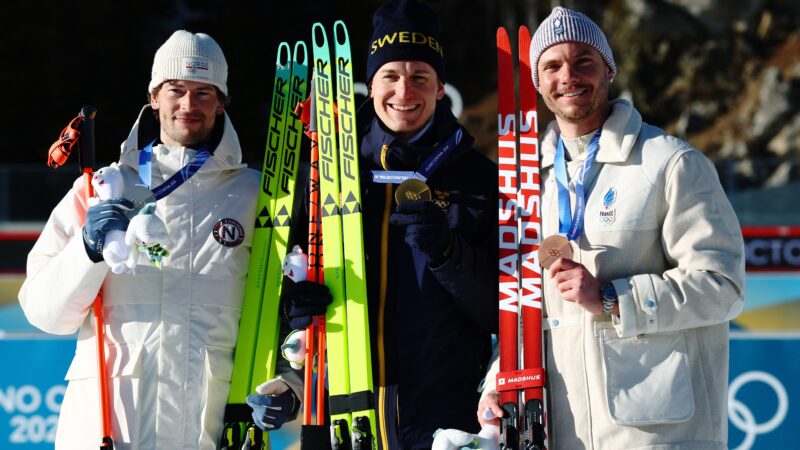 Norueguês e francês fazem as pazes após farpas por caso de traição e vão juntos ao pódio