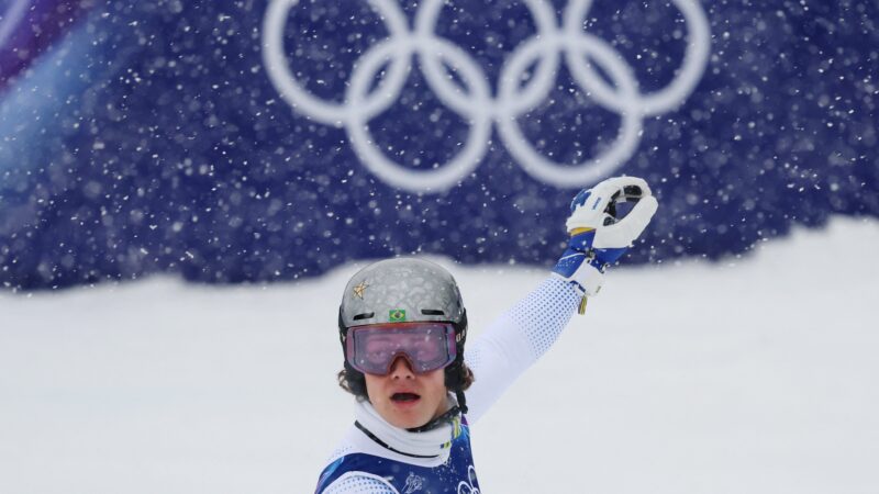 Lucas Pinheiro planeja visita ao Brasil para rever namorada e “comer pão de queijo e brigadeiro”
