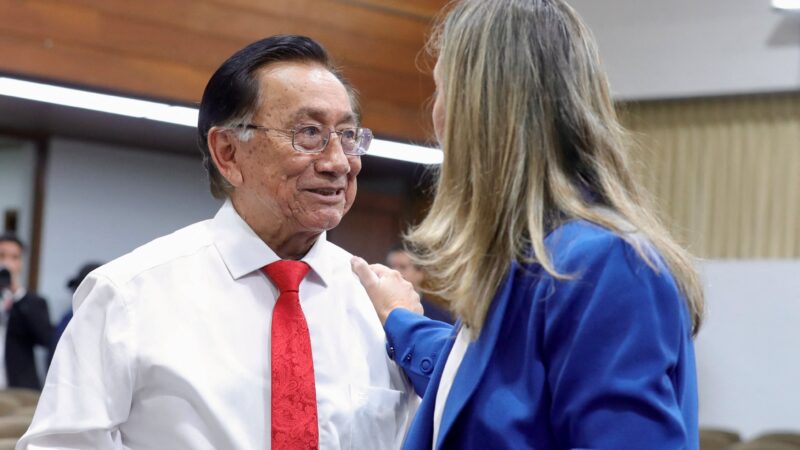 José María Balcázar Zelada é eleito presidente interino do Peru após destituição de José Jerí