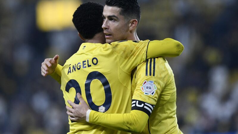 Cristiano Ronaldo afasta rumores de saída da Arábia Saudita: “Quero continuar aqui”