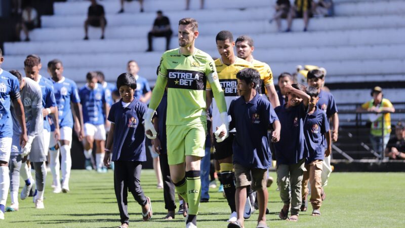 Criciúma encaminha a saída do goleiro Georgemy