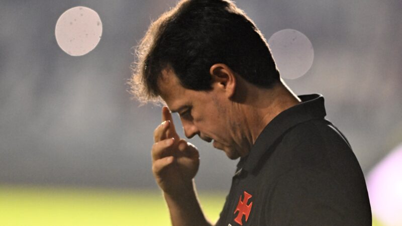 Diniz sai em defesa de Coutinho e responde a vaias em derrota do Vasco: “Sou o maior responsável”