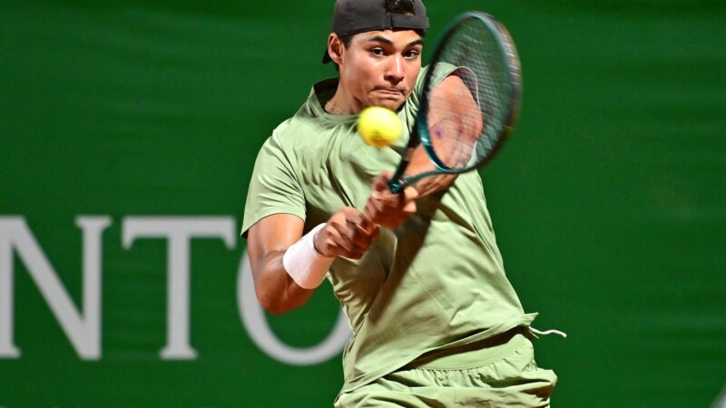 Promessa de 16 anos que jogará o Rio Open ganha elogios de João Fonseca: “Vai fazer um estrago”