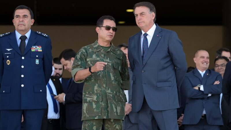 Perda de patente militar: agravantes dificultam situação de Bolsonaro e Braga Netto no STM