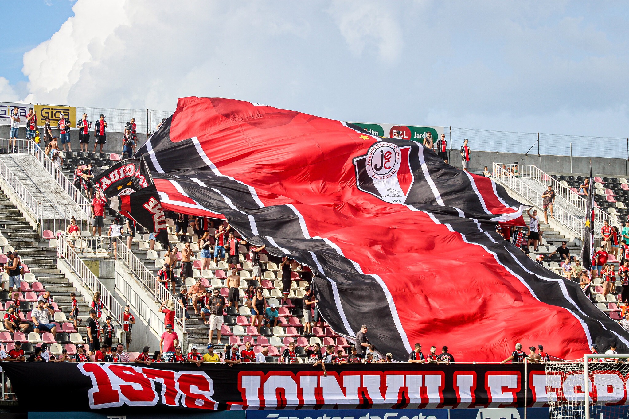 Campeão brasileiro em 2014, Joinville é rebaixado para 2ª divisão estadual no ano do cinquentenário