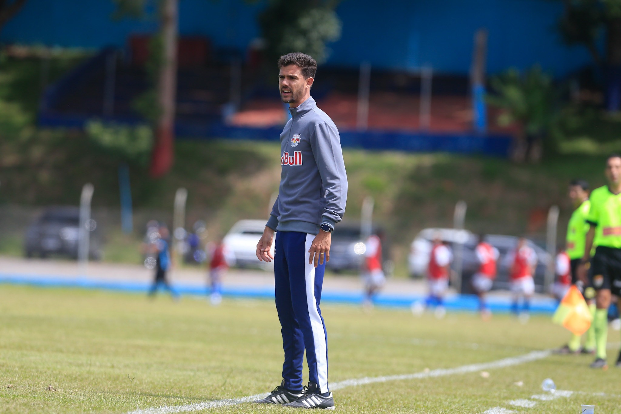 Bragantino renova contrato do técnico Fernando Oliveira até o fim de 2028