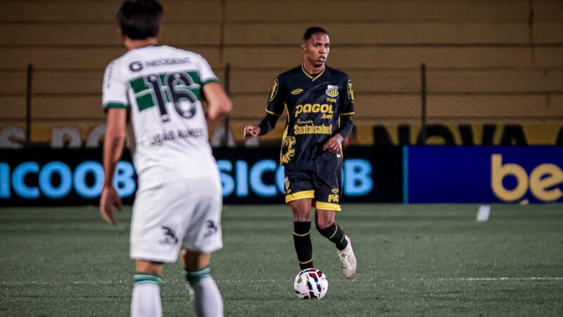 Por que Dantas atrai tantos clubes? Veja características do zagueiro, que negocia com o Botafogo