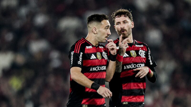Flamengo passa ileso após oito jogos sofrendo gols e aumenta disputa na defesa