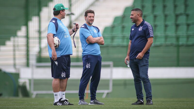 Executivo do Guarani defende permanência de Matheus para Série C: “Trabalho é muito bom”