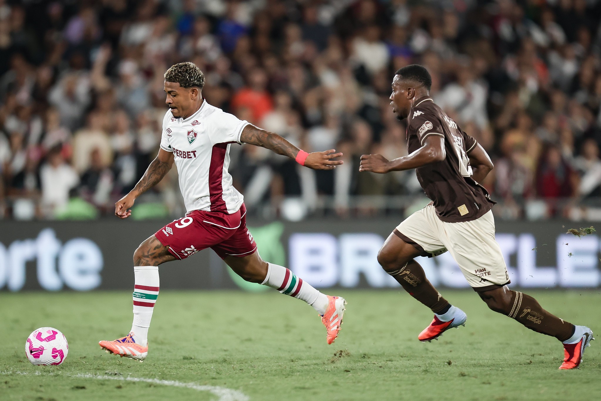 John Kennedy x Vasco: atacante pode completar trinca de gols em clássicos pelo Fluminense; veja lista