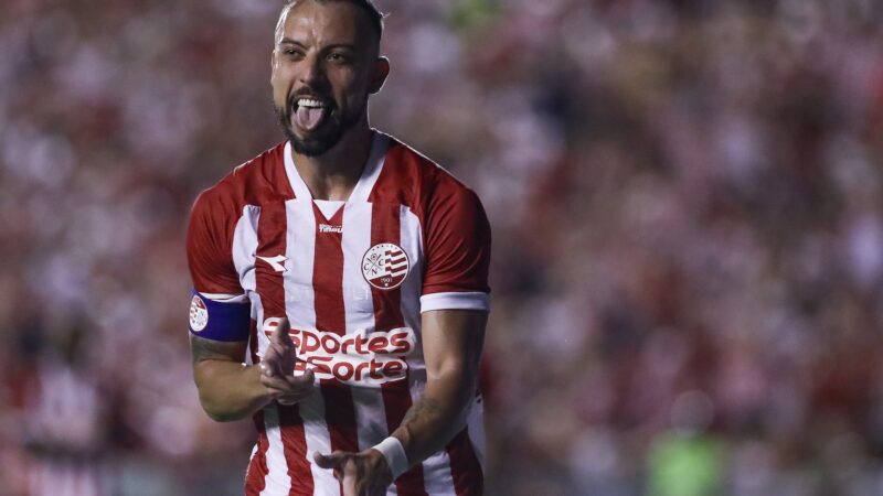 Paulo Sérgio vira segundo maior artilheiro do Náutico em clássicos na última década