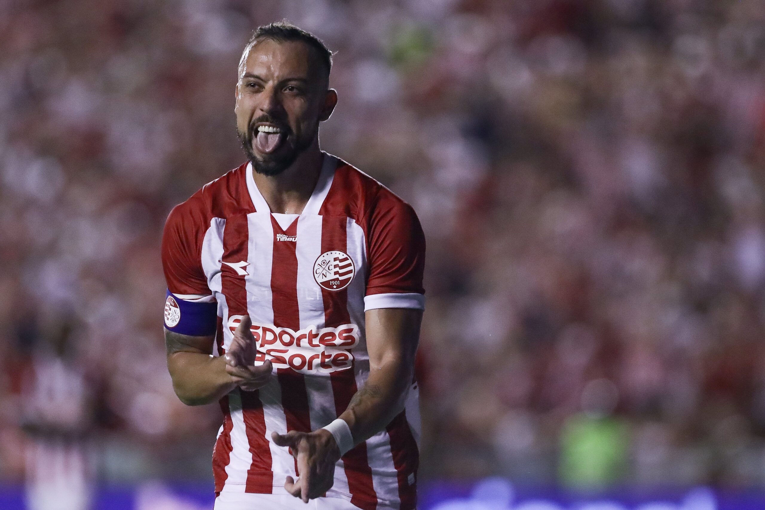 Paulo Sérgio vira segundo maior artilheiro do Náutico em clássicos na última década