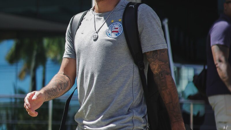 “É um meia que não temos”: Crespo elogia contratação de Cauly e valoriza diretor do São Paulo