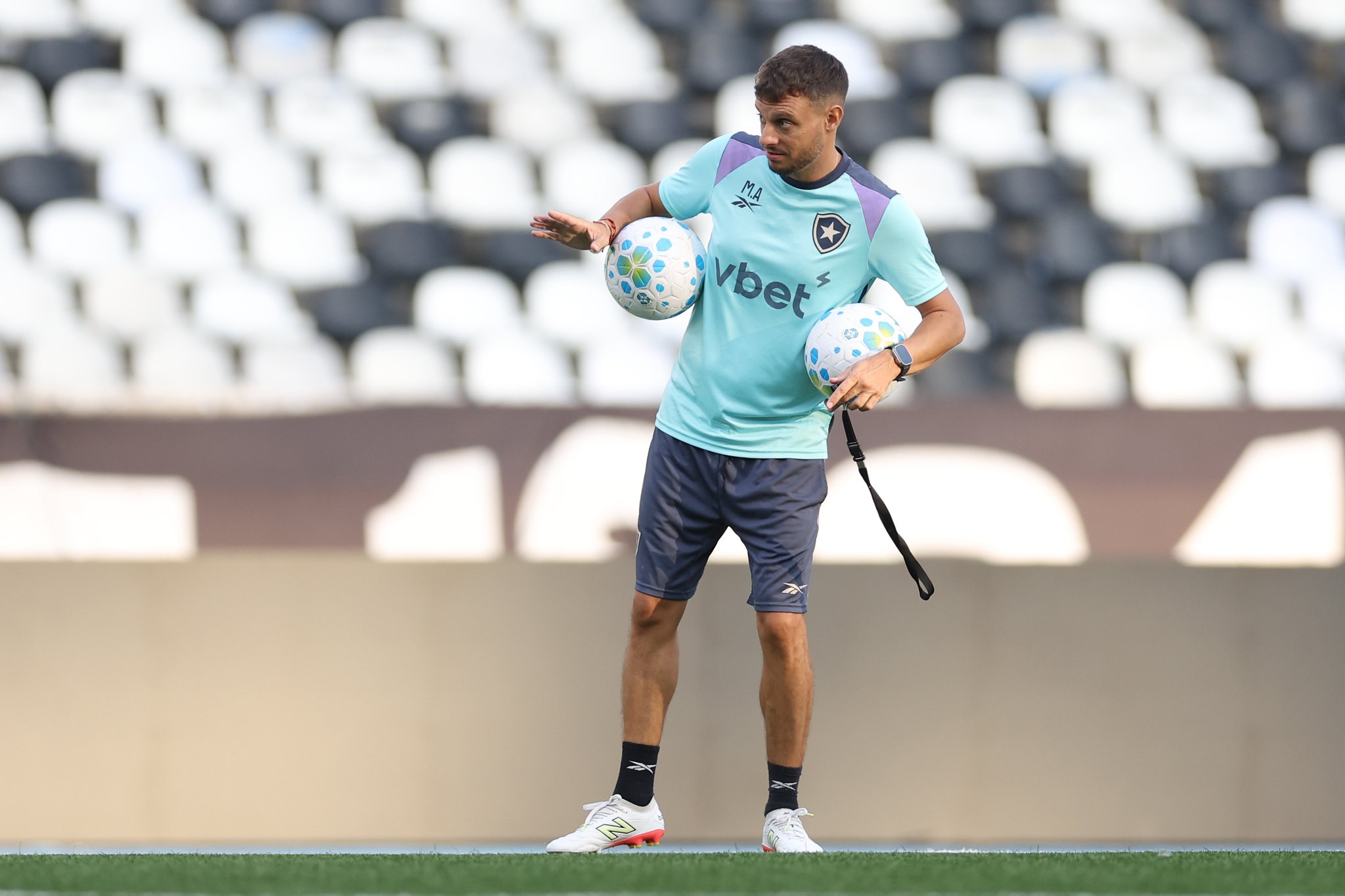 Escalação do Botafogo: para minimizar desgaste, Anselmi deve mesclar time contra o Fluminense